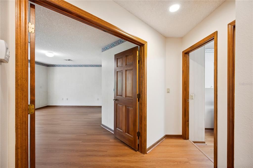 Active With Contract: $489,900 (3 beds, 2 baths, 2489 Square Feet)