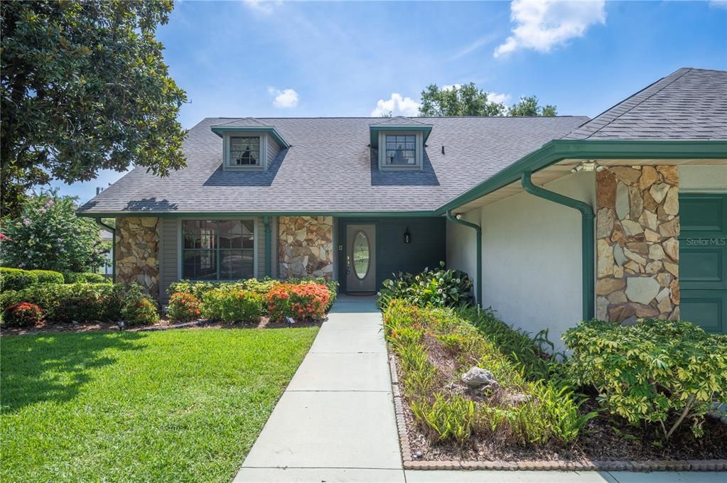 Active With Contract: $489,900 (3 beds, 2 baths, 2489 Square Feet)