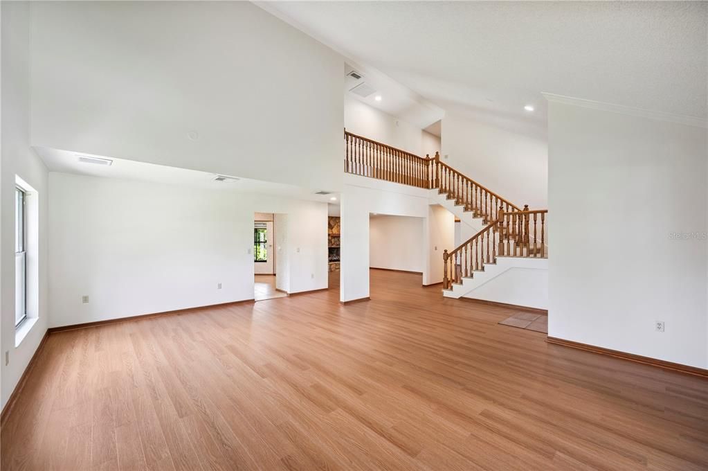 Active With Contract: $489,900 (3 beds, 2 baths, 2489 Square Feet)