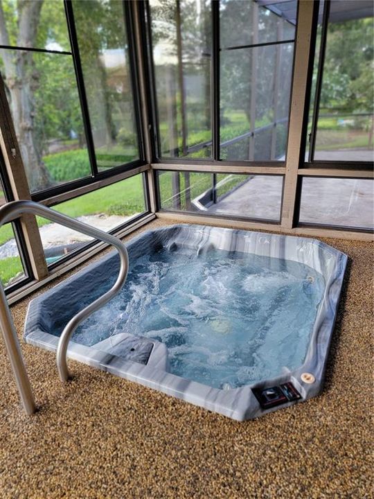 Active With Contract: $489,900 (3 beds, 2 baths, 2489 Square Feet)