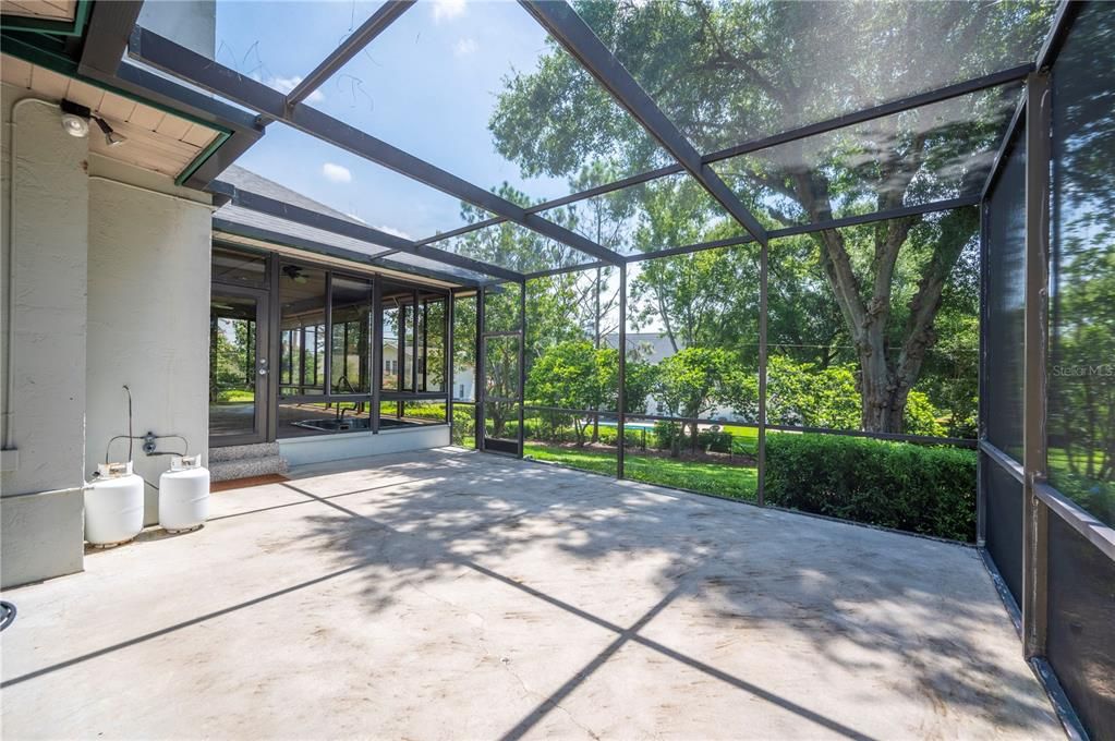 Active With Contract: $489,900 (3 beds, 2 baths, 2489 Square Feet)