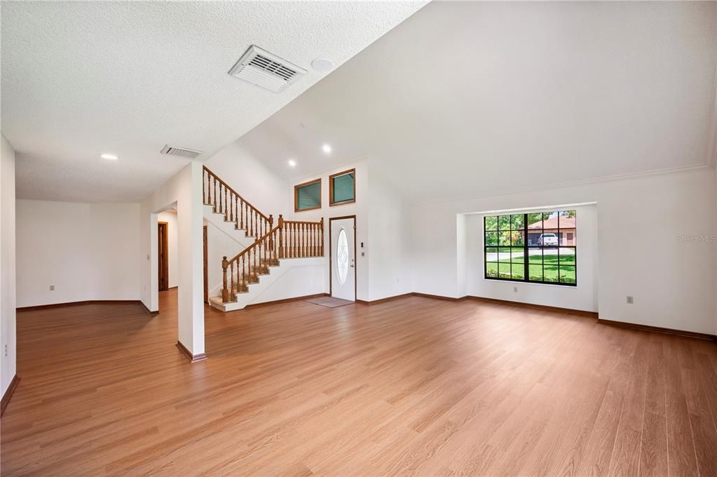 Active With Contract: $489,900 (3 beds, 2 baths, 2489 Square Feet)