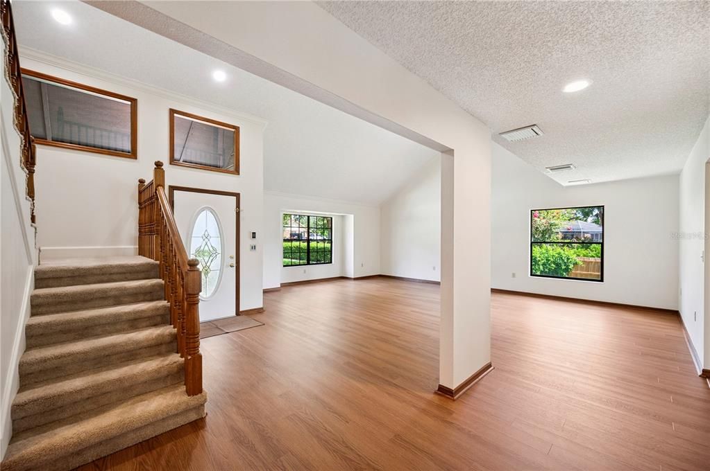 Active With Contract: $489,900 (3 beds, 2 baths, 2489 Square Feet)