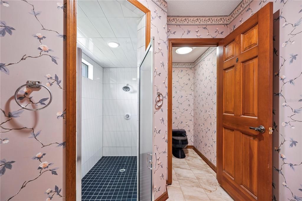 Active With Contract: $489,900 (3 beds, 2 baths, 2489 Square Feet)