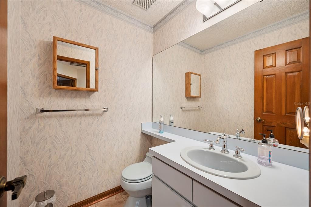 Active With Contract: $489,900 (3 beds, 2 baths, 2489 Square Feet)