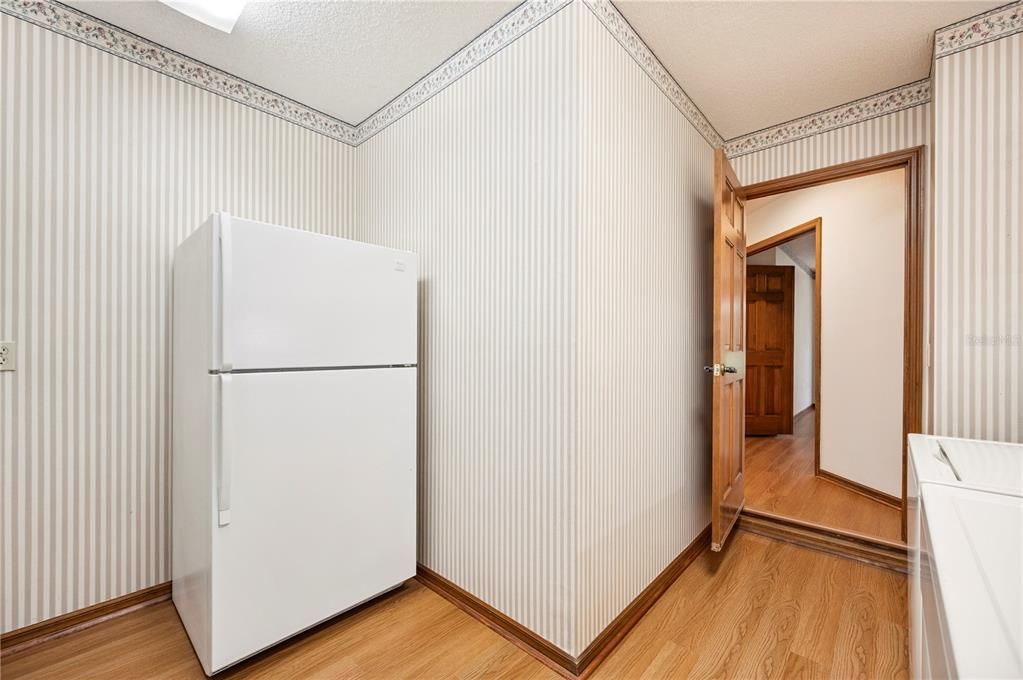 Active With Contract: $489,900 (3 beds, 2 baths, 2489 Square Feet)