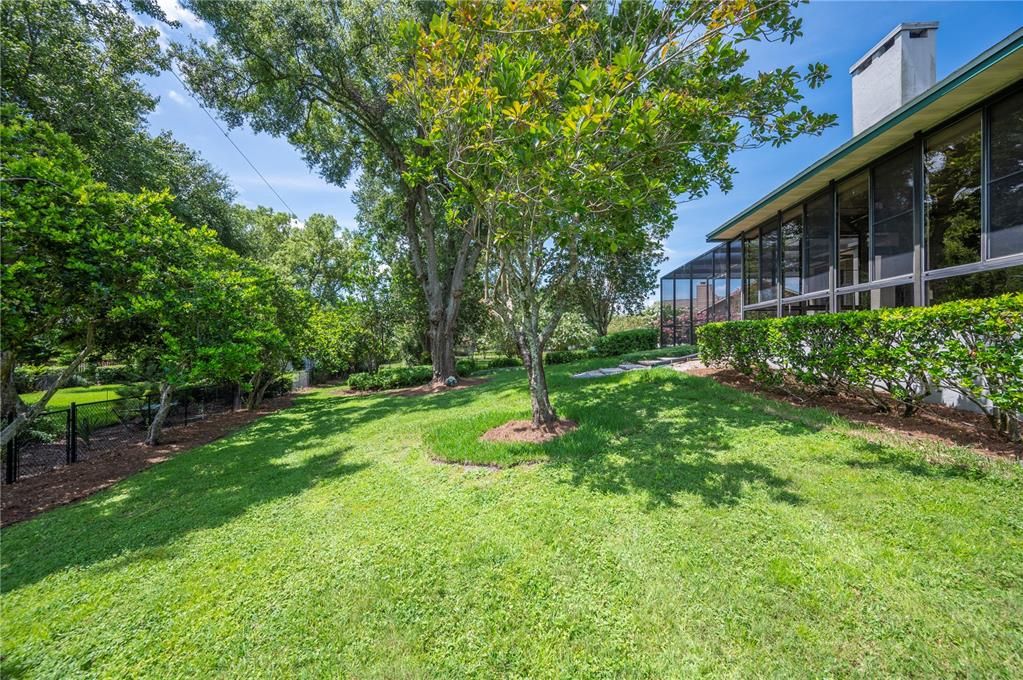 Active With Contract: $489,900 (3 beds, 2 baths, 2489 Square Feet)