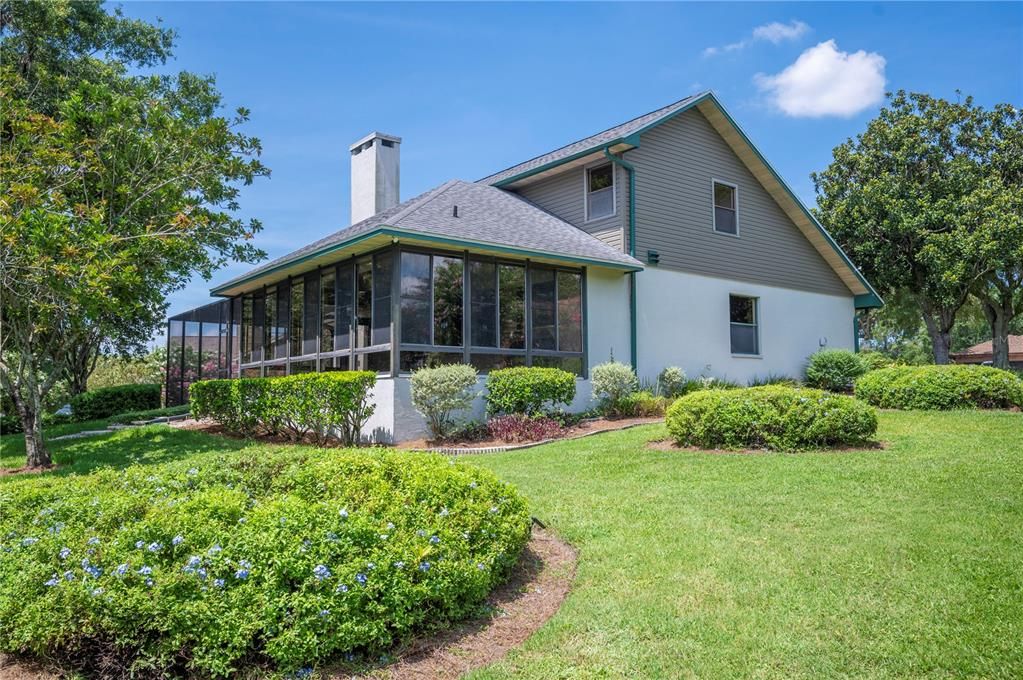 Active With Contract: $489,900 (3 beds, 2 baths, 2489 Square Feet)