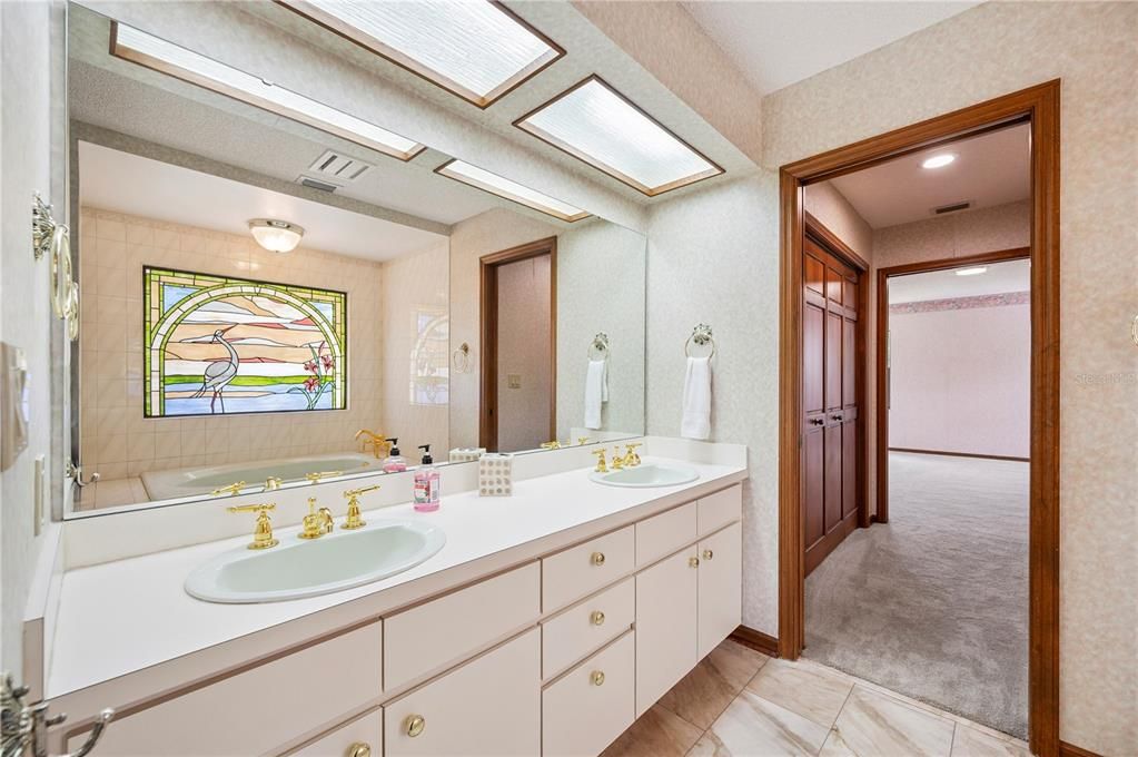 Active With Contract: $489,900 (3 beds, 2 baths, 2489 Square Feet)