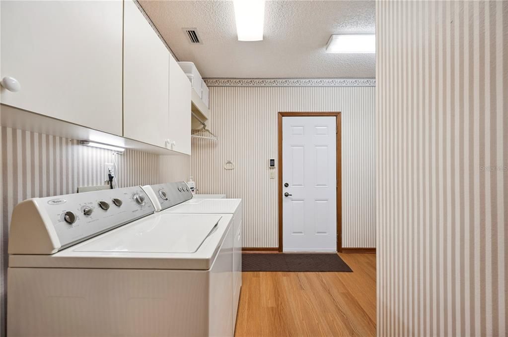 Active With Contract: $489,900 (3 beds, 2 baths, 2489 Square Feet)