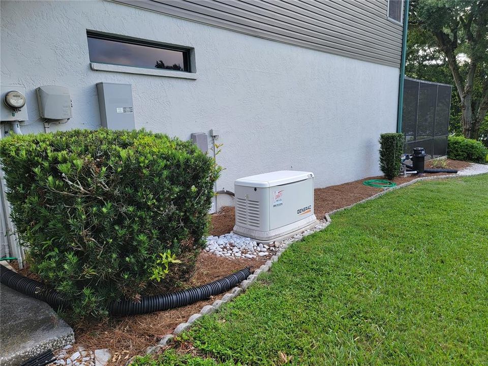 Active With Contract: $489,900 (3 beds, 2 baths, 2489 Square Feet)