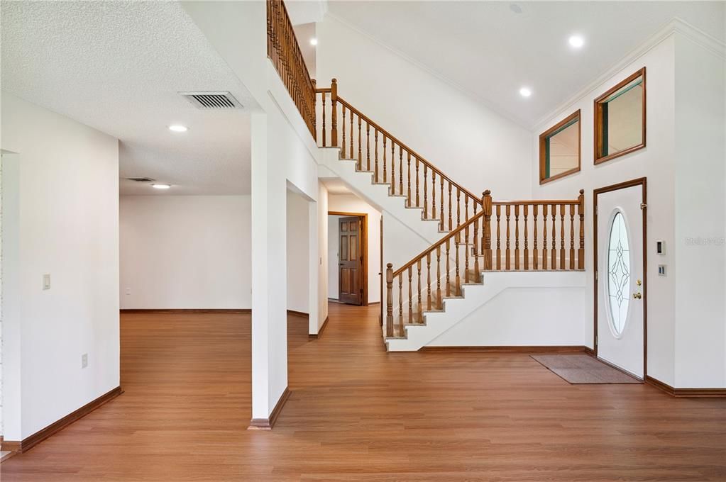 Active With Contract: $489,900 (3 beds, 2 baths, 2489 Square Feet)