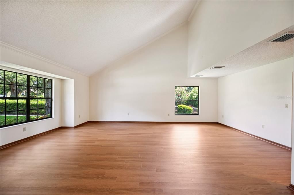 Active With Contract: $489,900 (3 beds, 2 baths, 2489 Square Feet)