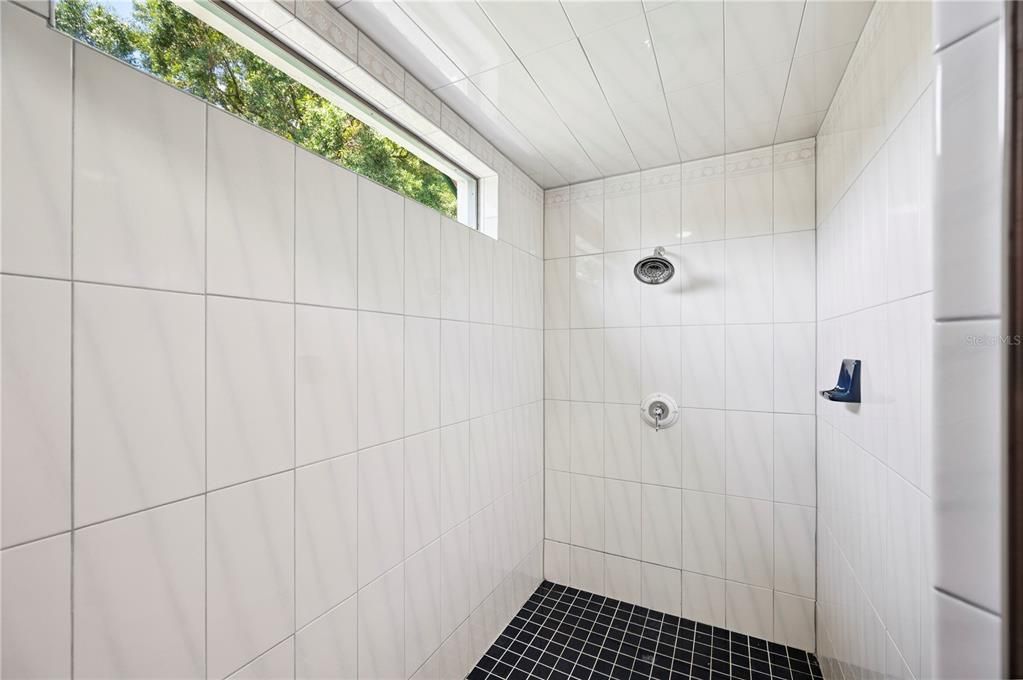 Active With Contract: $489,900 (3 beds, 2 baths, 2489 Square Feet)