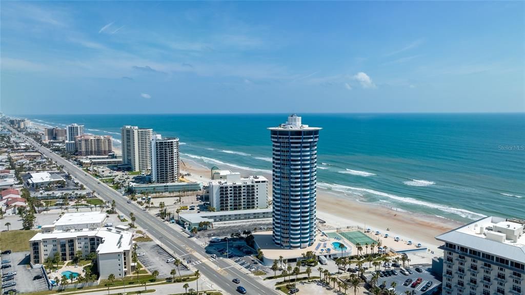 For Sale: $1,450,000 (3 beds, 4 baths, 3400 Square Feet)