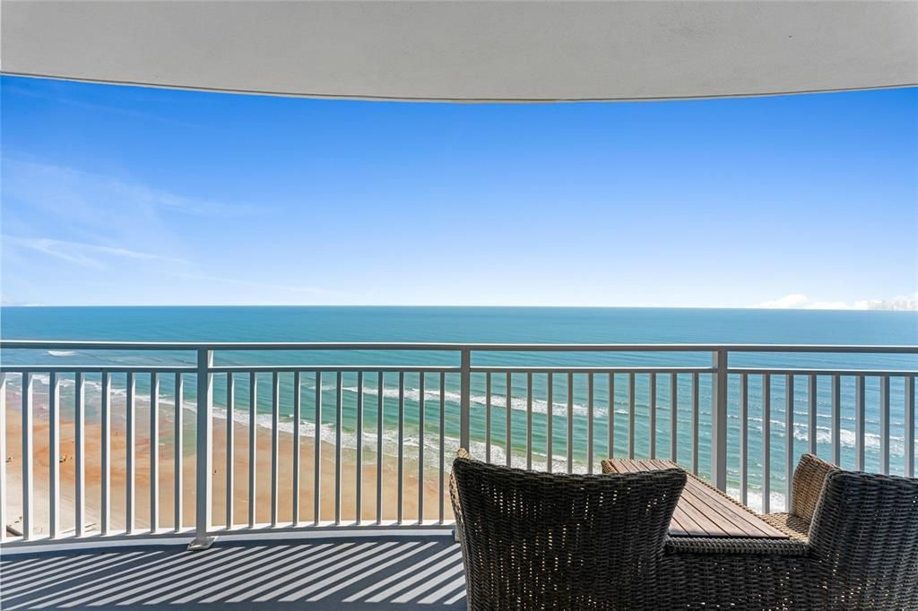 For Sale: $1,450,000 (3 beds, 4 baths, 3400 Square Feet)