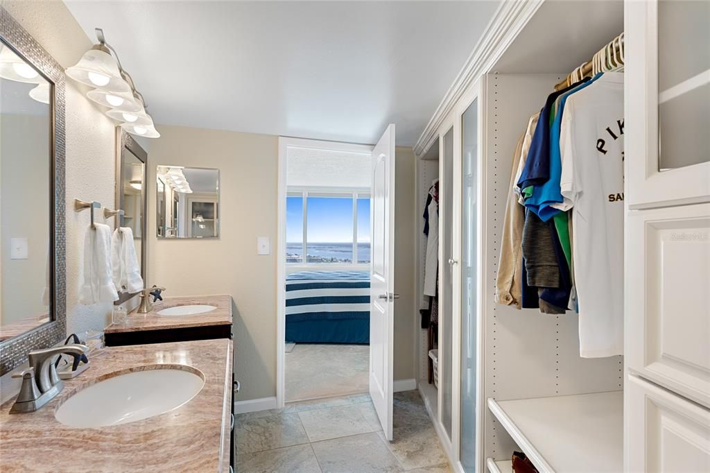 For Sale: $1,450,000 (3 beds, 4 baths, 3400 Square Feet)