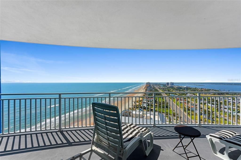 For Sale: $1,450,000 (3 beds, 4 baths, 3400 Square Feet)