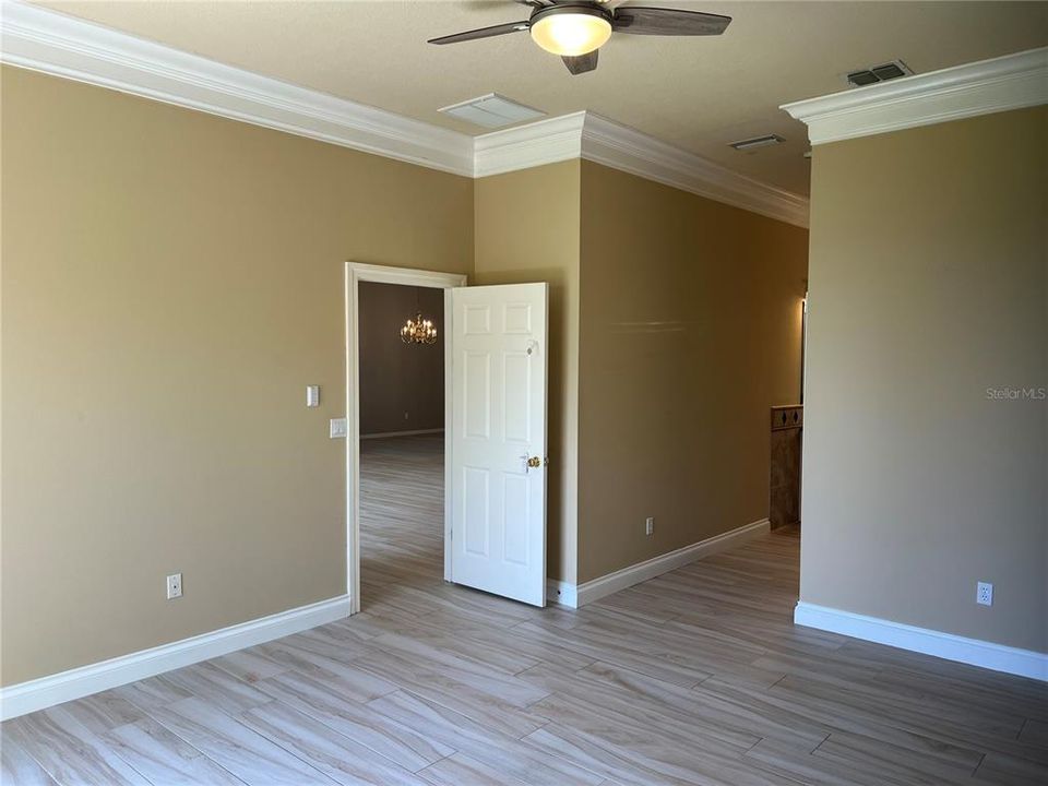 For Rent: $4,800 (4 beds, 2 baths, 2415 Square Feet)