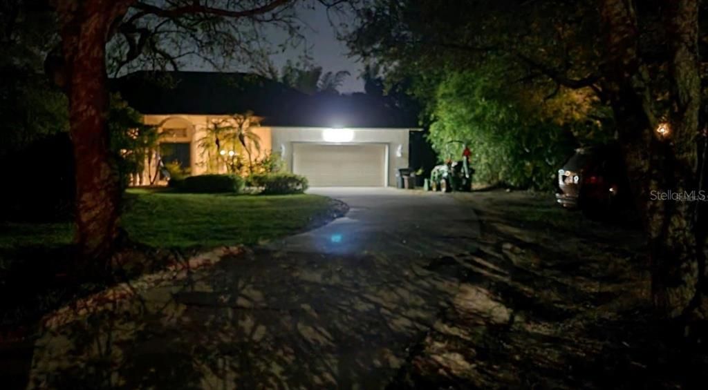 For Rent: $4,800 (4 beds, 2 baths, 2415 Square Feet)