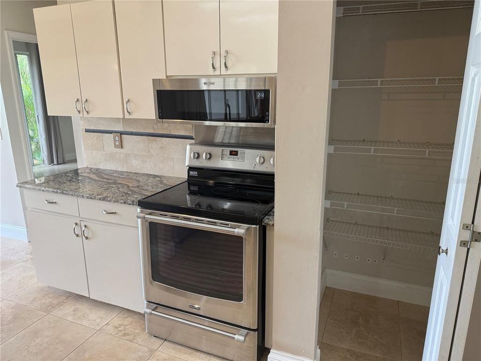 For Rent: $4,800 (4 beds, 2 baths, 2415 Square Feet)