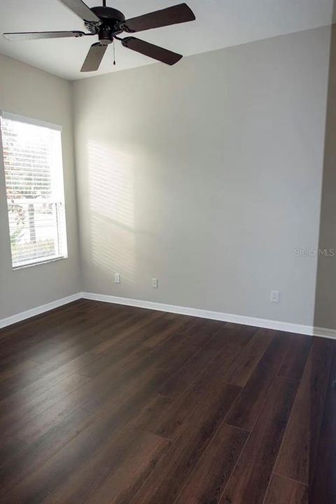 Activo con contrato: $2,800 (4 camas, 2 baños, 2367 Pies cuadrados)