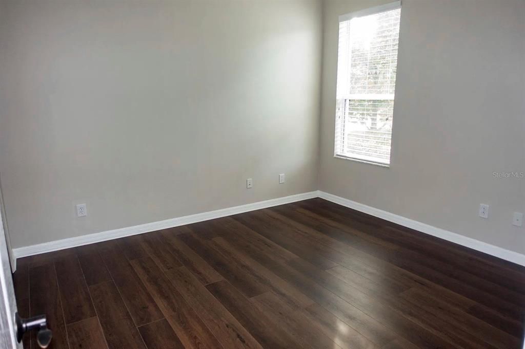 Activo con contrato: $2,800 (4 camas, 2 baños, 2367 Pies cuadrados)