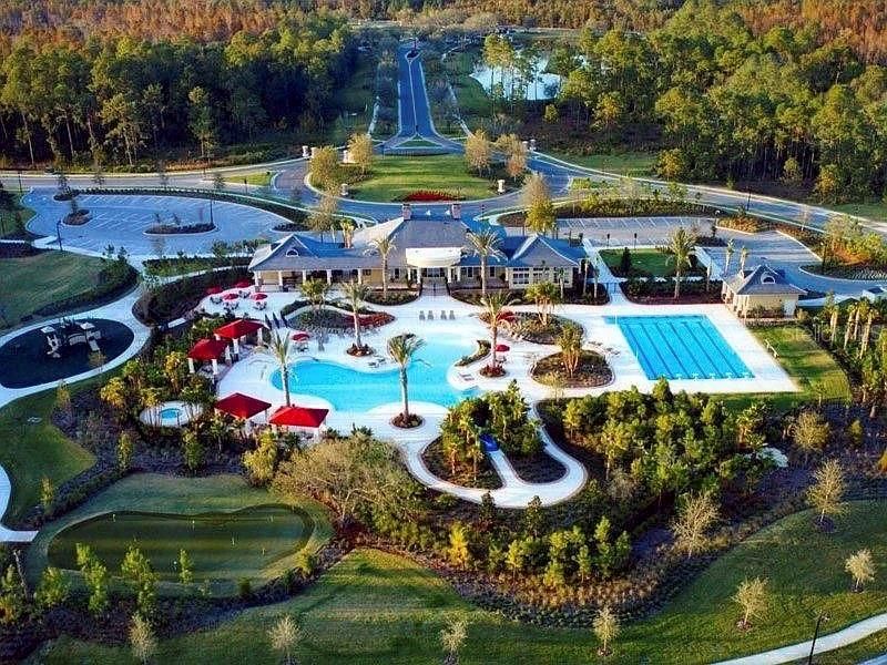 Activo con contrato: $2,800 (4 camas, 2 baños, 2367 Pies cuadrados)