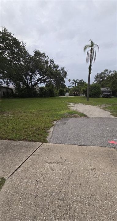 合同活跃: $140,000 (0.17 acres)