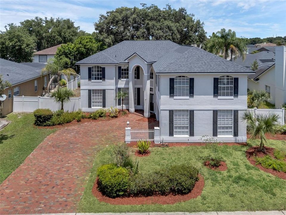 合同活跃: $725,000 (6 贝兹, 3 浴室, 3775 平方英尺)