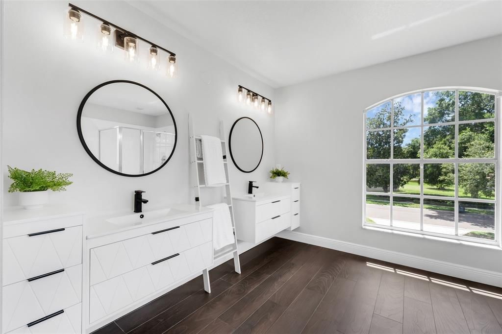 合同活跃: $725,000 (6 贝兹, 3 浴室, 3775 平方英尺)