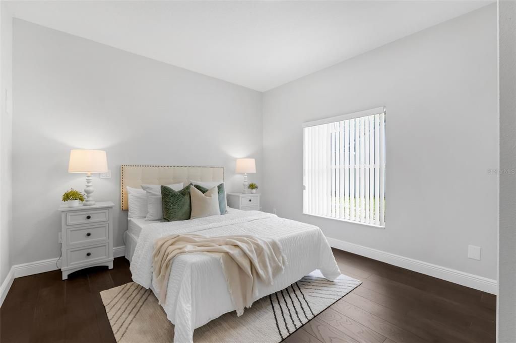 合同活跃: $725,000 (6 贝兹, 3 浴室, 3775 平方英尺)