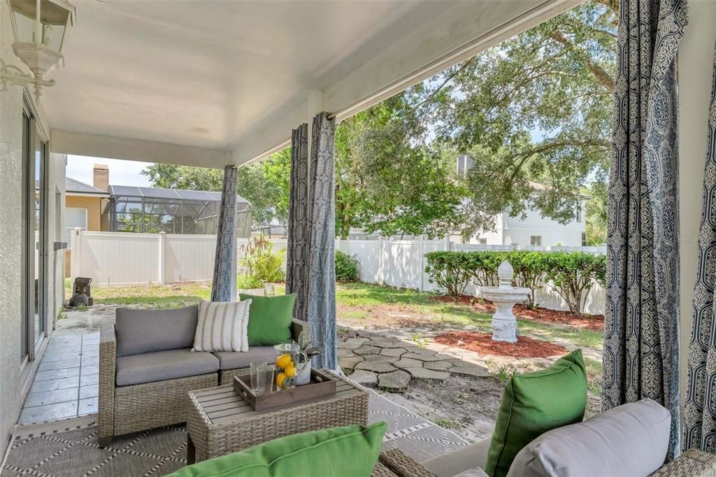 合同活跃: $725,000 (6 贝兹, 3 浴室, 3775 平方英尺)