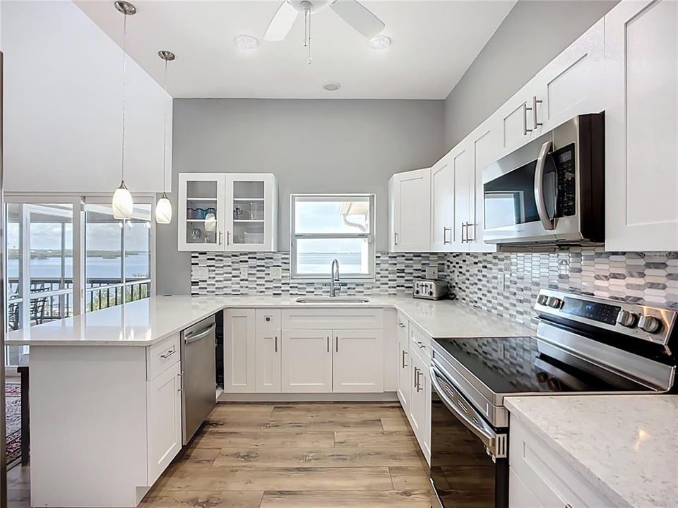 出租: $8,000 (3 贝兹, 2 浴室, 1916 平方英尺)