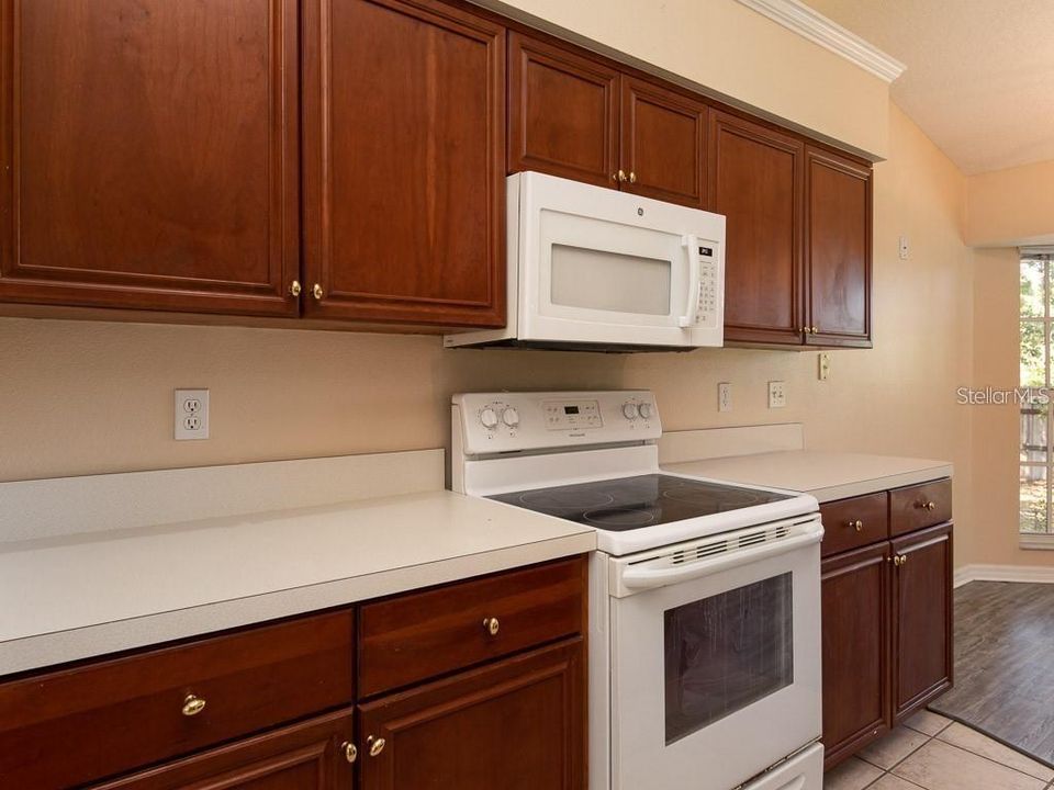 На продажу: $284,000 (3 спален, 2 ванн, 1689 Квадратных фут)