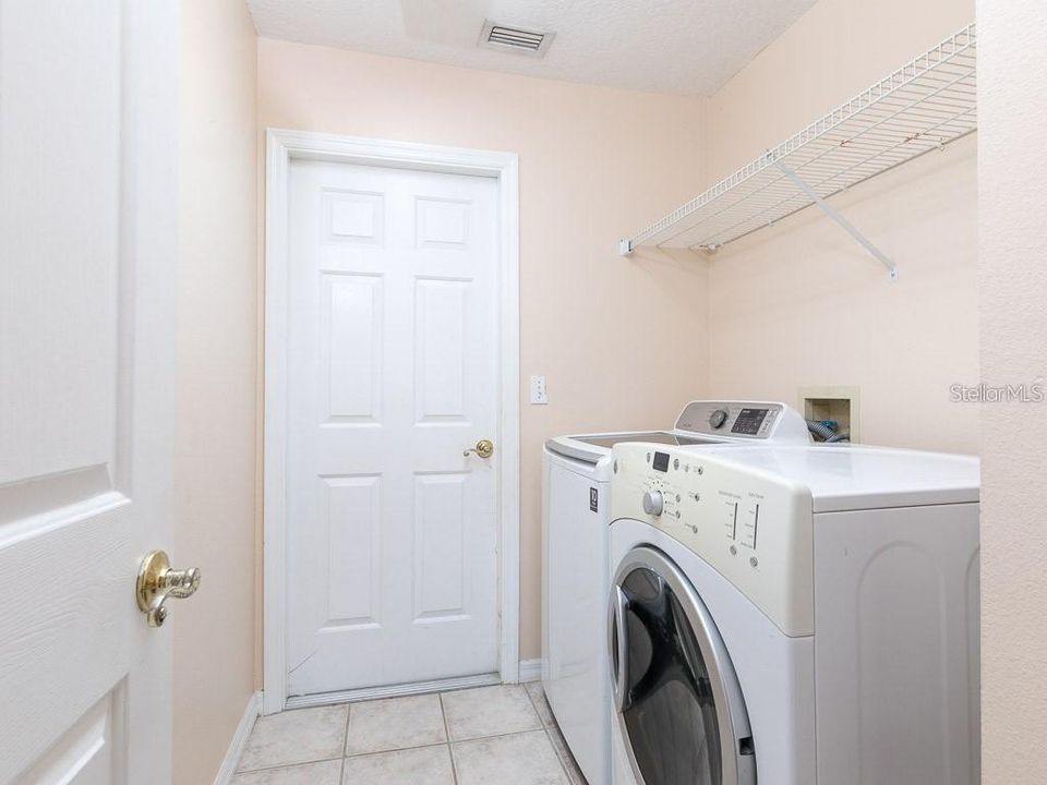 На продажу: $284,000 (3 спален, 2 ванн, 1689 Квадратных фут)