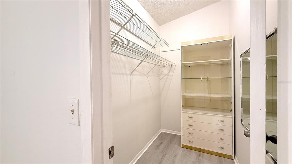 На продажу: $289,000 (3 спален, 2 ванн, 1050 Квадратных фут)