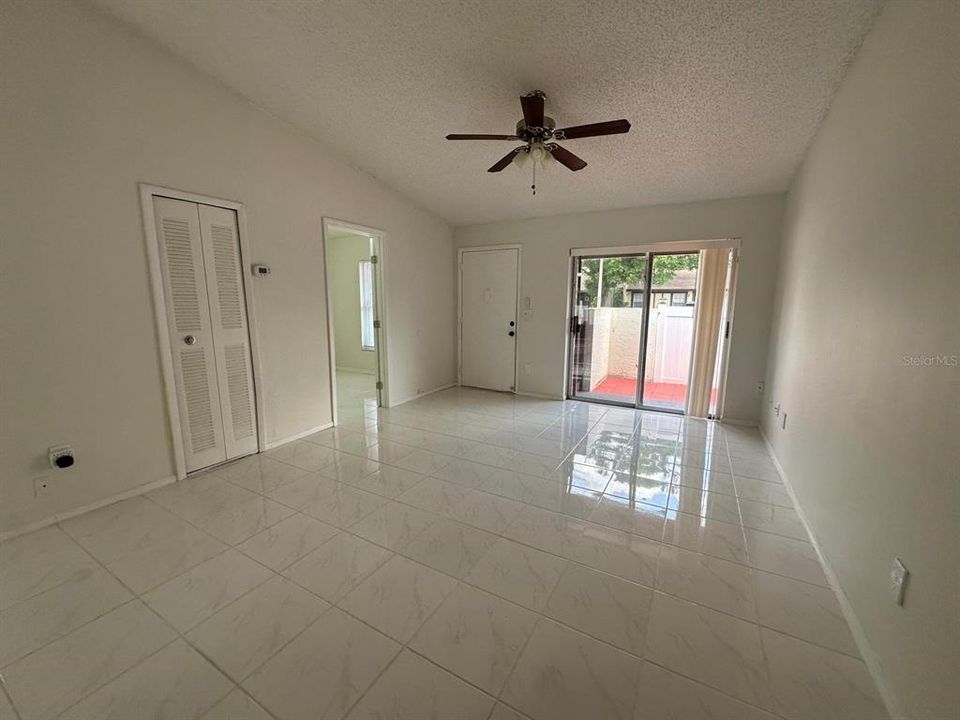 На продажу: $289,000 (3 спален, 2 ванн, 1050 Квадратных фут)