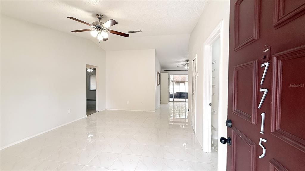 На продажу: $289,000 (3 спален, 2 ванн, 1050 Квадратных фут)