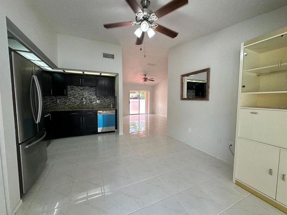 На продажу: $289,000 (3 спален, 2 ванн, 1050 Квадратных фут)