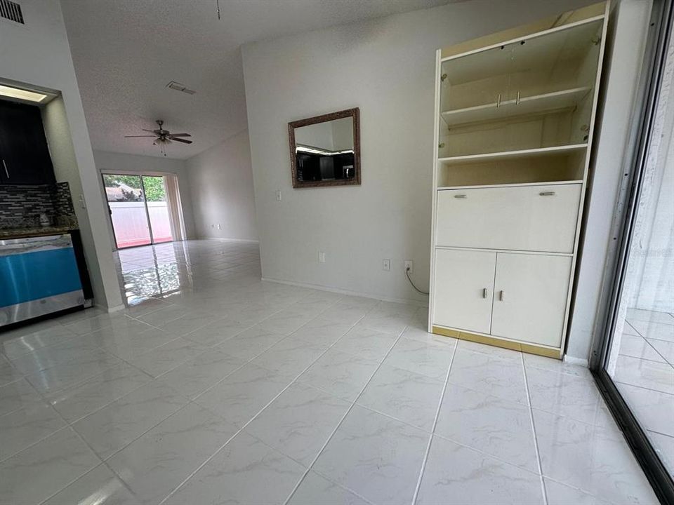 На продажу: $289,000 (3 спален, 2 ванн, 1050 Квадратных фут)