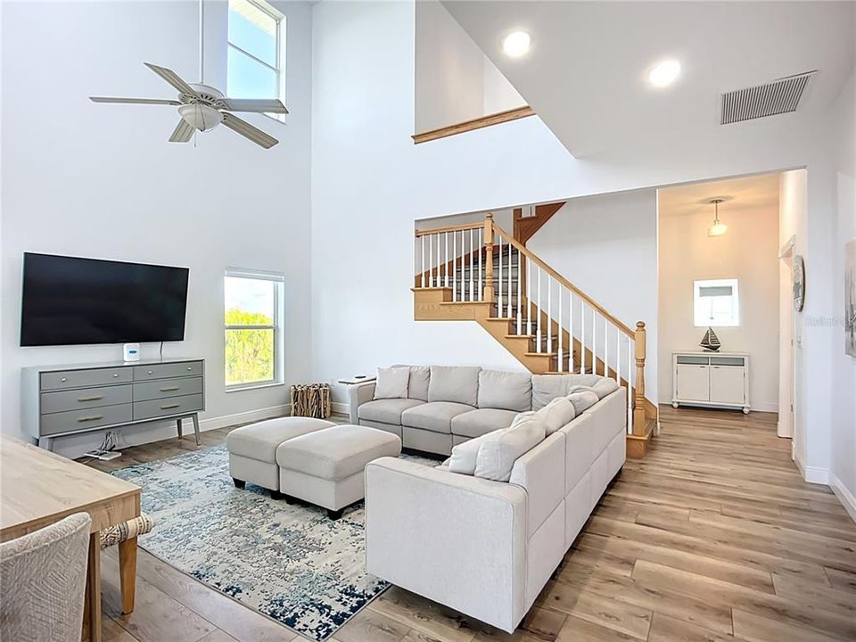 出租: $9,000 (3 贝兹, 2 浴室, 1916 平方英尺)