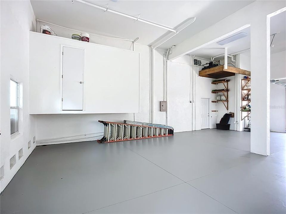 出租: $9,000 (3 贝兹, 2 浴室, 1916 平方英尺)