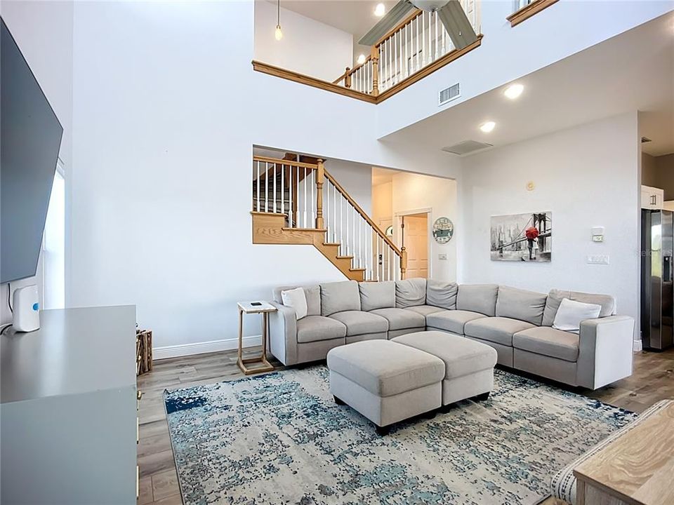 出租: $9,000 (3 贝兹, 2 浴室, 1916 平方英尺)