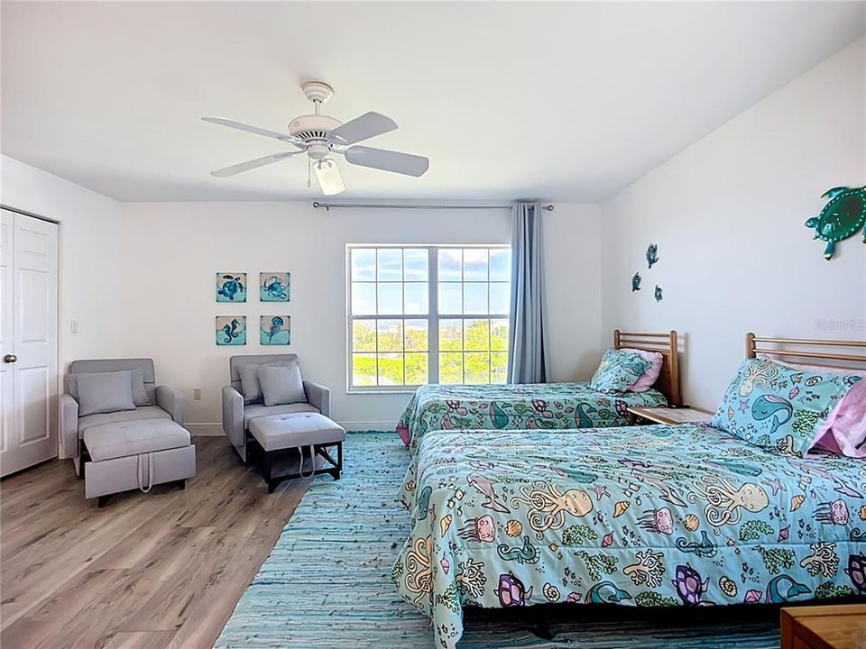 出租: $9,000 (3 贝兹, 2 浴室, 1916 平方英尺)