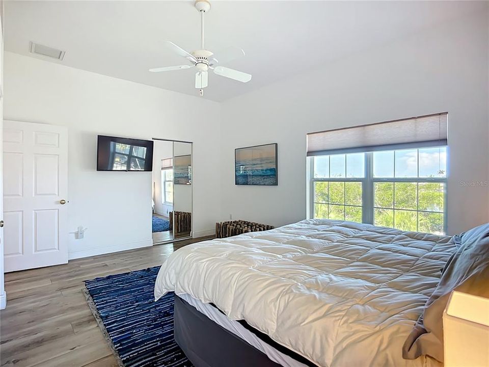 出租: $9,000 (3 贝兹, 2 浴室, 1916 平方英尺)