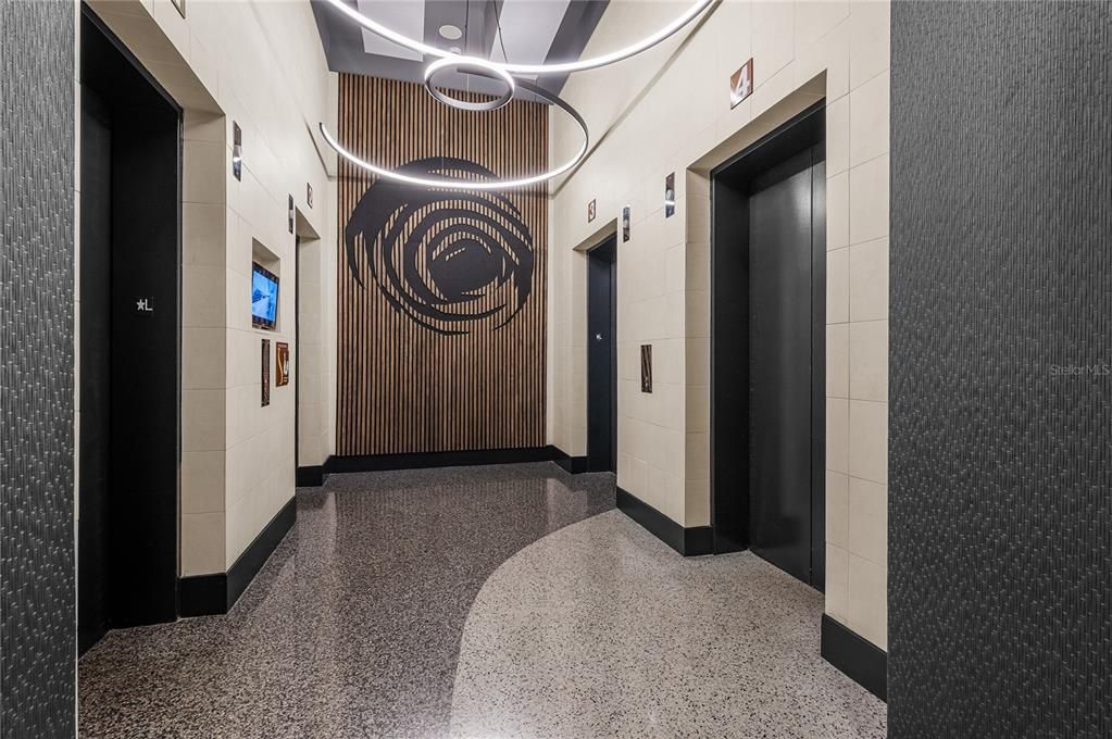 For Sale: $209,000 (1 beds, 1 baths, 715 Square Feet)