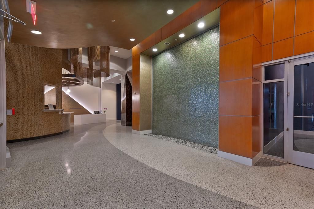 For Sale: $209,000 (1 beds, 1 baths, 715 Square Feet)