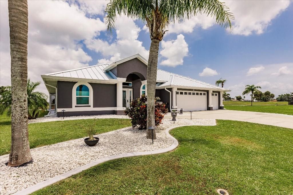 En Venta: $650,000 (3 camas, 2 baños, 2030 Pies cuadrados)