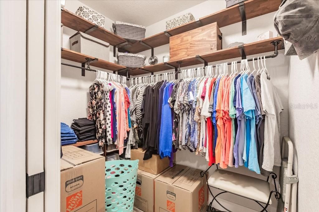 En Venta: $650,000 (3 camas, 2 baños, 2030 Pies cuadrados)